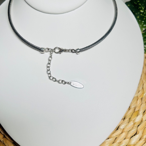 Vintage Talbots Silver Tone Twisted Pattern Wire Choker Necklace Circle Pendant - Picture 9 of 11